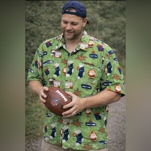 NFL SEATTLE SEAHAWKS Men's Christmas Shirt Button Down Casual Size XL Santa